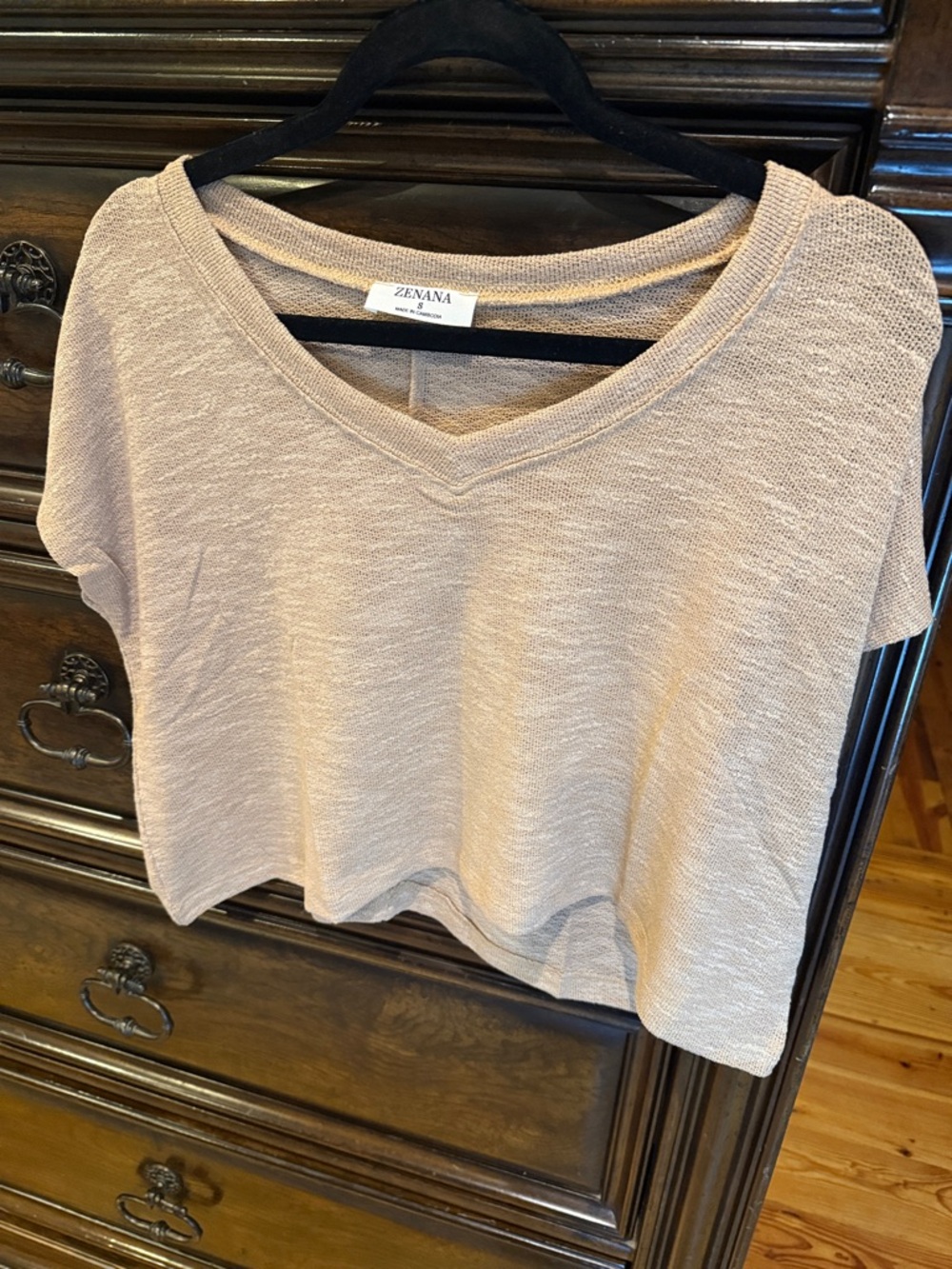 Zenana Outfitters Light Cream V-Neck Cropped Knit Top
